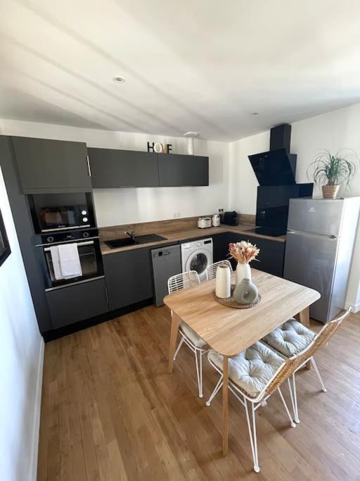 Appartement Calme Et Cosy Proche Centre Vue Chateau Vitre  Exterior photo